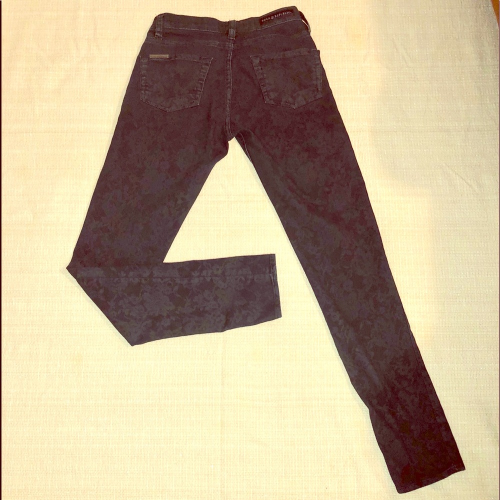 Rock Republic 2 brocade pattern skinny jeans